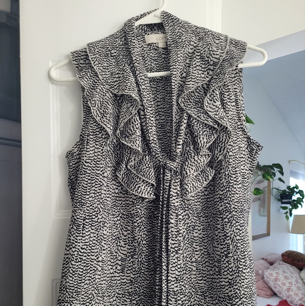 Ann Taylor LOFT Print Sleeveless Blouse